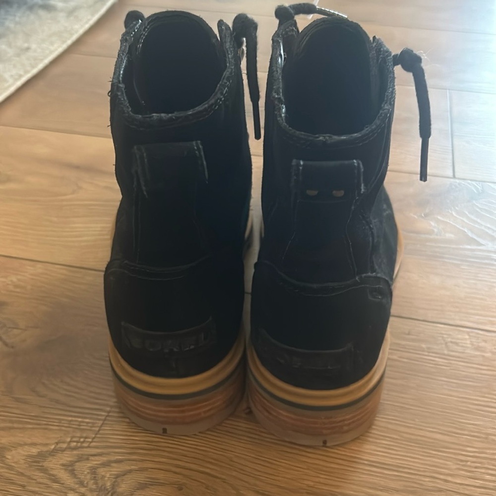Sorel black boots